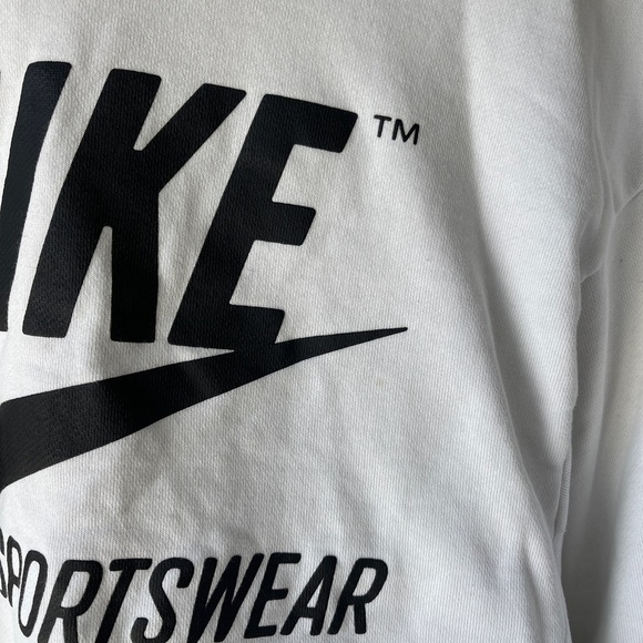 Nike White and Black Crew Neck Sweater - Picture 2 of 4